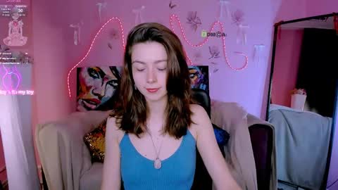 Snapshot of kitniss_dreamy chatting on May 24, 7:08 pm kitniss online show from May 24, 7:08 pm