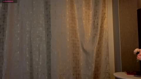 Snapshot of kitsun_ne chatting on November 19, 8:09 pm The sexy fox Kitsune online show from November 19, 8:09 pm