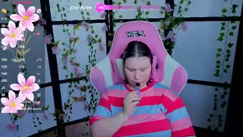 Snapshot of kitsune_little chatting on August 4, 10:51 am kitsune_little online show from August 4, 10:51 am