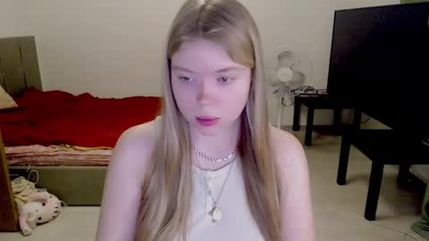 Snapshot of kitten_jenny01 chatting on January 28, 2:10 pm Jennyblonde and Emmabrunette online show from January 28, 2:10 pm