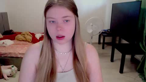 Snapshot of kitten_jenny01 chatting on February 2, 12:26 pm Jennyblonde and Emmabrunette online show from February 2, 12:26 pm