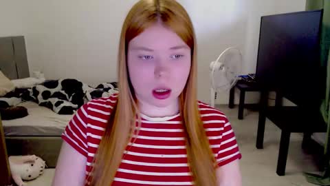Snapshot of kitten_jenny01 chatting on March 3, 1:39 pm Jennyblonde and Emmabrunette online show from March 3, 1:39 pm