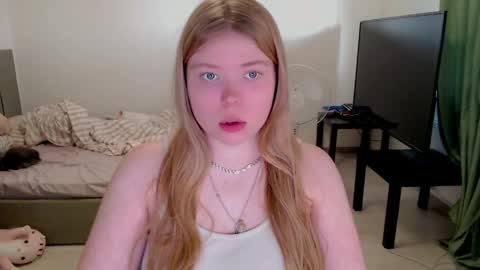 Jennyblonde and Emmabrunette online show from May 31, 1:18 pm