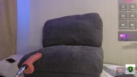 kitten online show from July 28, 7:39 pm