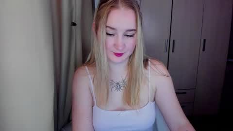 kitten_sun online show from February 19, 3:13 am