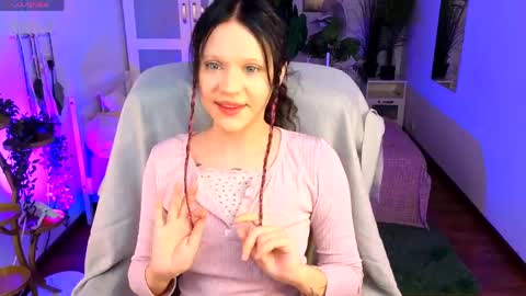 Snapshot of kittenlolla chatting on April 19, 5:40 am Lolla online show from April 19, 5:40 am