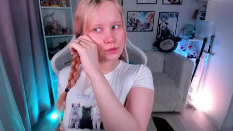 kittenxoann online show from April 25, 5:43 pm