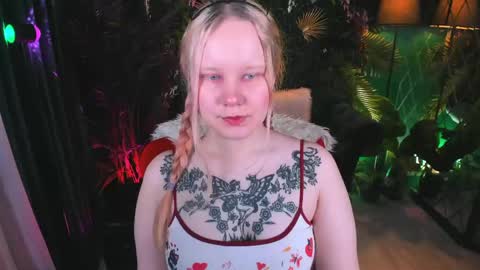 kittenxoann online show from April 28, 5:40 pm