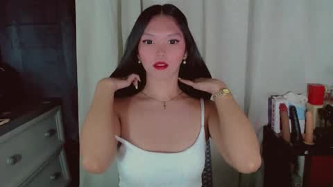 Snapshot of kitteylovesyou chatting on June 2, 8:55 pm KITTY online show from June 2, 8:55 pm