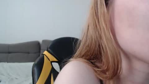 Snapshot of kittie_bear chatting on March 20, 6:35 pm Veronica online show from March 20, 6:35 pm