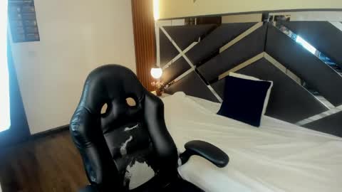 Snapshot of kittie_vixen chatting on April 11, 7:18 pm Kittie Vixen online show from April 11, 7:18 pm