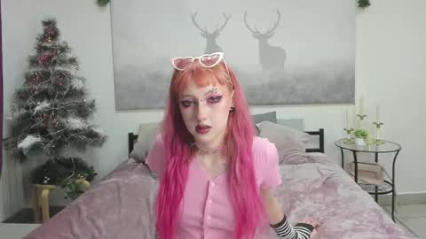 kitttywhisper online show from February 11, 5:34 am