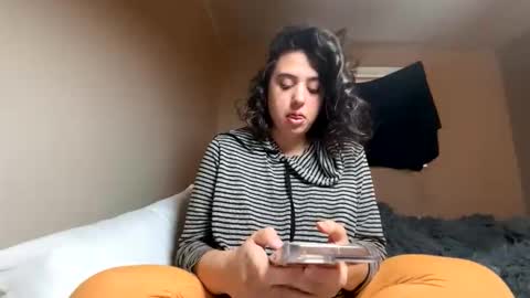 kitty3202 online show from December 22, 4:15 pm