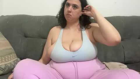 Snapshot of kitty3202 chatting on May 21, 12:39 am kitty3202 online show from May 21, 12:39 am