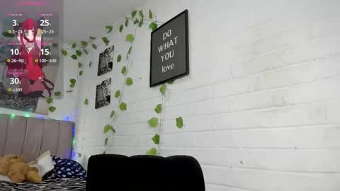  KITTY online show from February 4, 9:42 pm