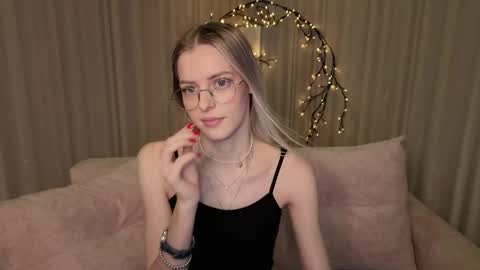 Kitty online show from May 7, 12:49 am