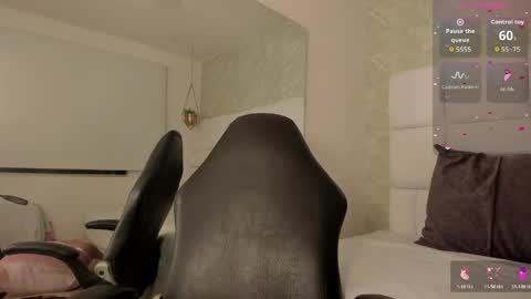 Snapshot of kitty__rouse chatting on May 25, 6:30 am Kitty online show from May 25, 6:30 am