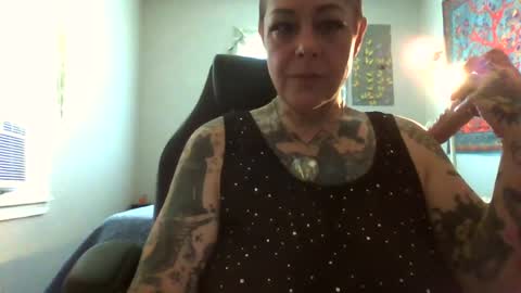 Snapshot of kitty_bang_bang chatting on June 24, 7:13 pm kitty_bang_bang online show from June 24, 7:13 pm