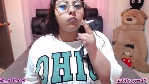 kitty online show from November 17, 5:24 am