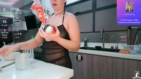 kitty_fitty29 online show from June 22, 9:12 pm