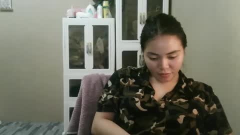 Snapshot of kitty_fussy chatting on October 14, 3:46 pm kitty_fussy online show from October 14, 3:46 pm