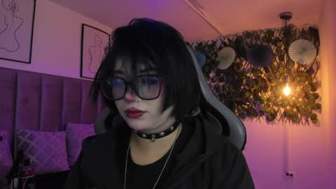 Snapshot of kitty_gang chatting on June 6, 1:32 am Camila online show from June 6, 1:32 am
