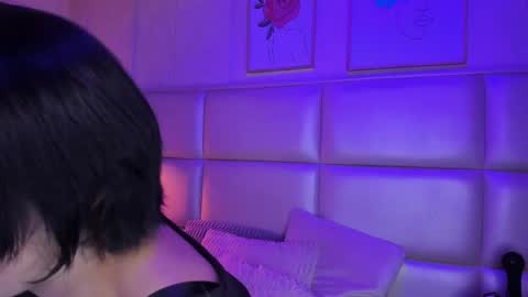 Snapshot of kitty_gang chatting on June 8, 10:54 pm Camila online show from June 8, 10:54 pm