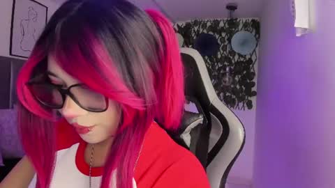 Snapshot of kitty_gang chatting on June 16, 1:30 am Camila online show from June 16, 1:30 am
