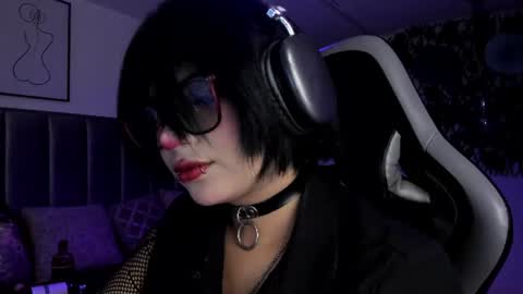 Snapshot of kitty_gang chatting on June 18, 1:50 am Camila online show from June 18, 1:50 am