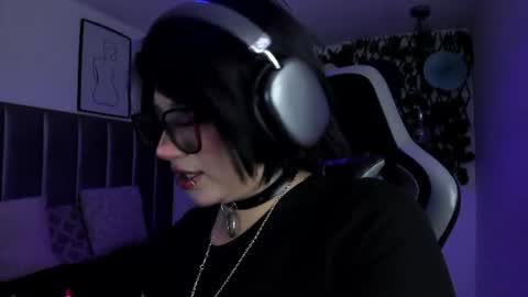 Snapshot of kitty_gang chatting on June 27, 6:35 pm Camila online show from June 27, 6:35 pm