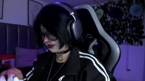 Snapshot of kitty_gang chatting on July 7, 12:35 am Camila online show from July 7, 12:35 am