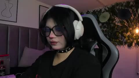 Snapshot of kitty_gang chatting on August 4, 2:04 am Camila online show from August 4, 2:04 am