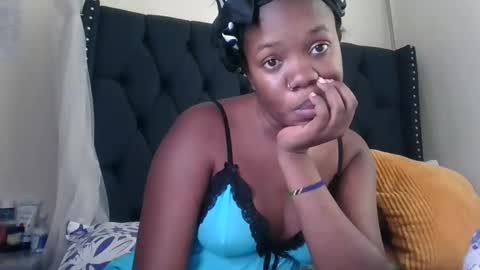 Snapshot of kitty_kerry chatting on May 12, 9:39 am kitty_kerry online show from May 12, 9:39 am
