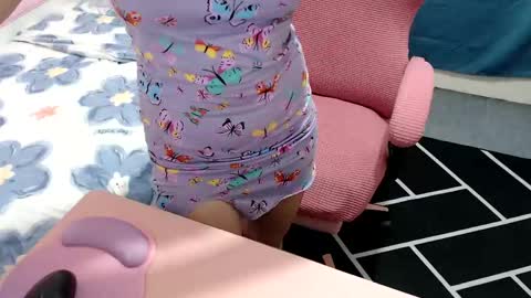 Snapshot of kitty_kity chatting on April 24, 6:43 pm Kate online show from April 24, 6:43 pm