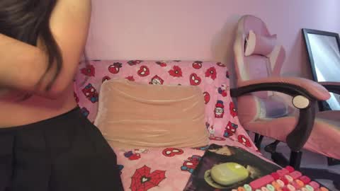 Snapshot of kitty_kryss chatting on May 23, 4:00 pm kitty_kryss online show from May 23, 4:00 pm