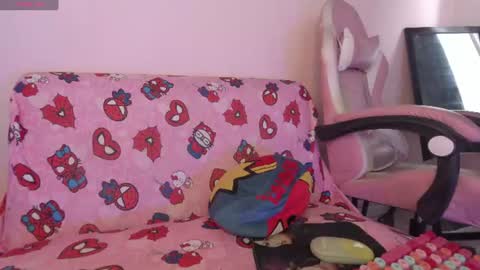 Snapshot of kitty_kryss chatting on June 30, 7:48 pm kitty_kryss online show from June 30, 7:48 pm