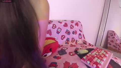 Snapshot of kitty_kryss chatting on July 4, 1:39 pm kitty_kryss online show from July 4, 1:39 pm