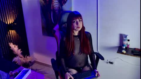 kitty_nana_ online show from May 4, 7:43 pm