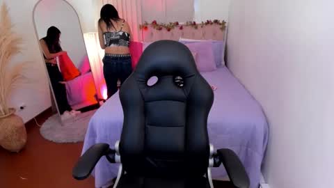 Snapshot of kitty_pam chatting on December 14, 7:51 pm Kitty online show from December 14, 7:51 pm