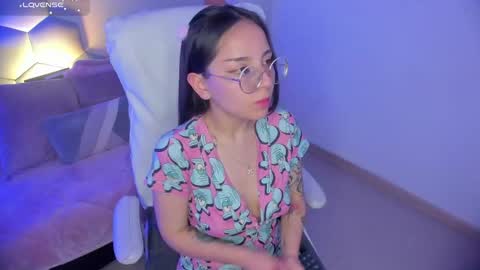 Snapshot of kitty_patitas_suavess chatting on May 26, 2:29 am Kitty online show from May 26, 2:29 am