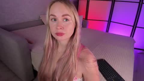 Kelsi and Ricky online show from February 22, 9:34 am