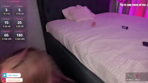 Kelsi and Ricky online show from September 12, 8:36 am