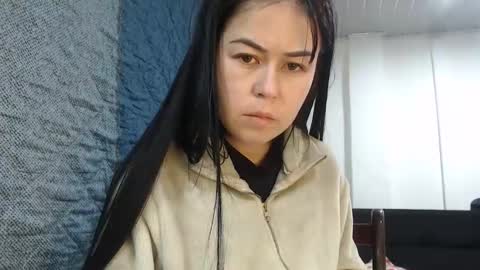 kitty_small69 online show from January 18, 2:37 am