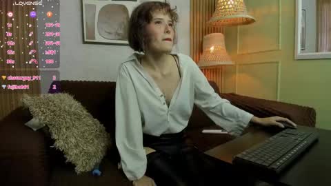 kitty_star_ online show from April 21, 8:12 pm