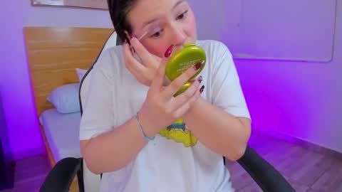 K I T T Y online show from December 22, 12:46 pm