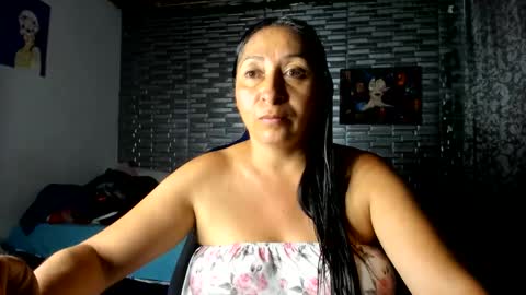 Snapshot of kitty_violet_ chatting on May 30, 8:22 am violet online show from May 30, 8:22 am