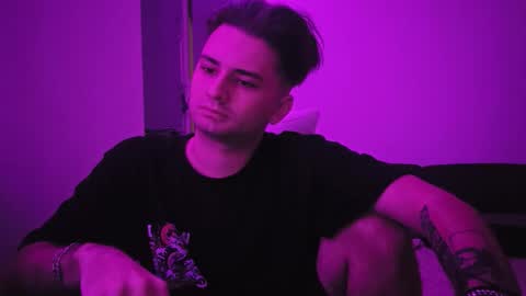 Eliz online show from December 14, 10:36 pm