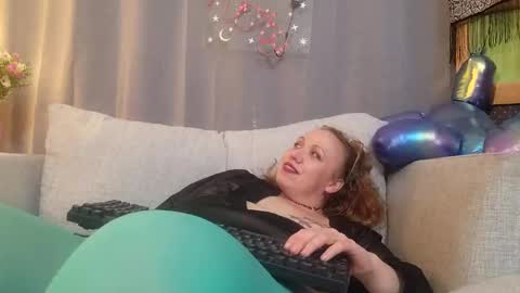 Snapshot of kittyfluf chatting on January 18, 5:26 pm KittyFluf online show from January 18, 5:26 pm