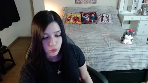 Snapshot of kittykat18x chatting on October 28, 1:20 am Isabel online show from October 28, 1:20 am