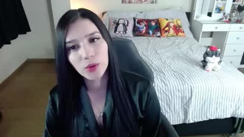 Snapshot of kittykat18x chatting on November 5, 3:06 am Isabel online show from November 5, 3:06 am